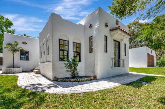 828 35th, West Palm Beach, FL 33407
