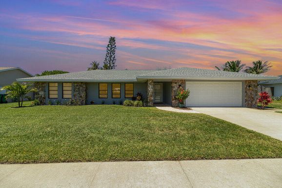 660 Hedgecock, Satellite Beach, FL 32937