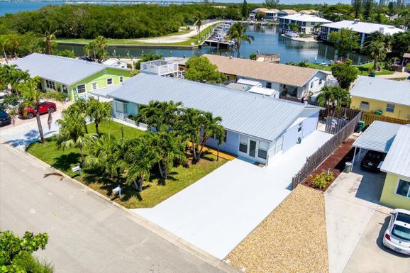 71 Las Olas, Jensen Beach, FL 34957