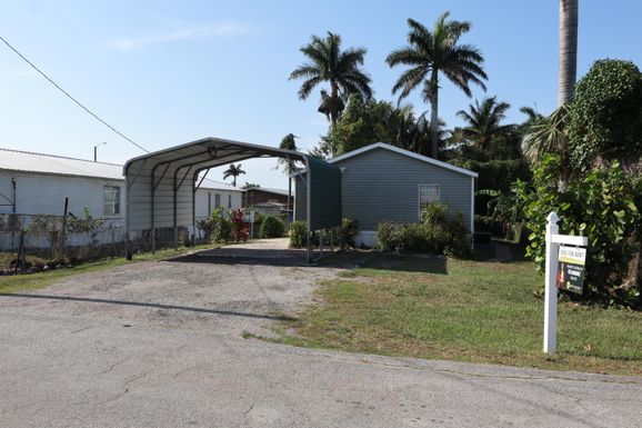 817 7th, Pahokee, FL 33476