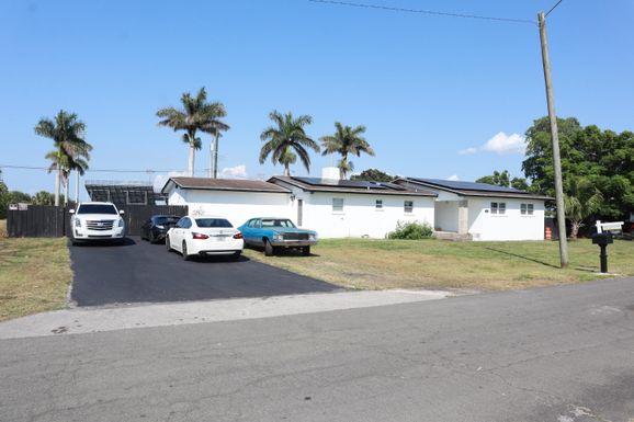 360 Kismet, Pahokee, FL 33476