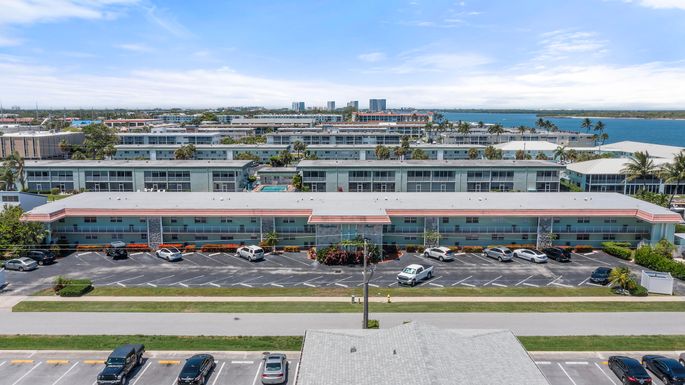 117 Lehane, North Palm Beach, FL 33408