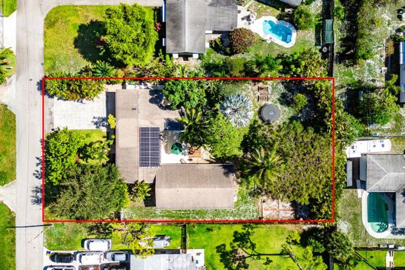 3064 Rostan, Palm Springs, FL 33461