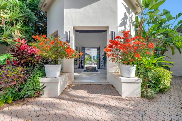 17070 Royal Cove, Boca Raton, FL 33496