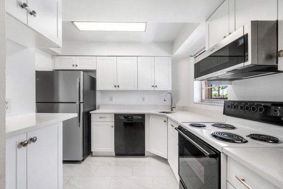 18081 Country Club, Jupiter, FL 33469