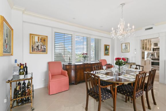 389 Lake, Palm Beach, FL 33480