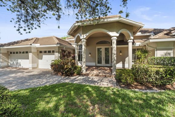 2554 Mayacoo, Palm City, FL 34990