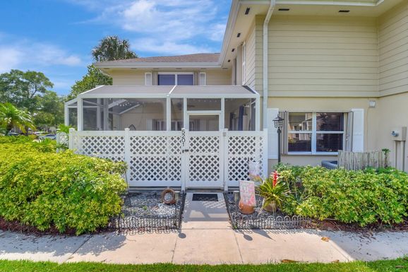 5201 Wheatley, Boynton Beach, FL 33436
