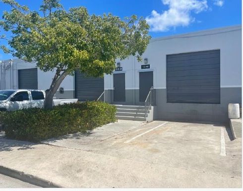 1318 J, Lake Worth Beach, FL 33460