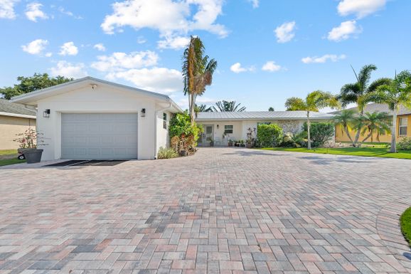 726 Seahouse, Port Saint Lucie, FL 34983