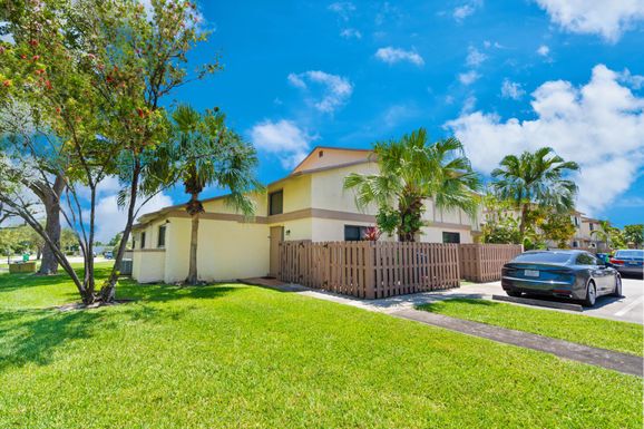 10650 30th, Sunrise, FL 33322
