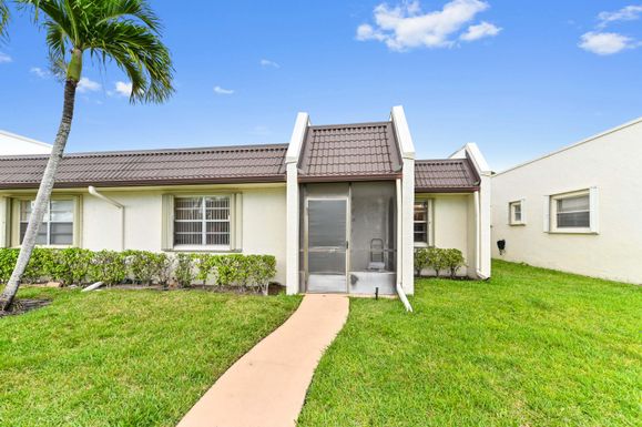 109 Lake Rebecca, West Palm Beach, FL 33411