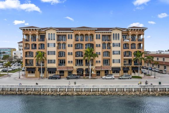 131 Melody 102, Fort Pierce, FL 34950