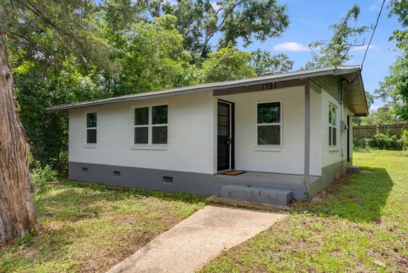 1797 Monday, Tallahassee, FL 32301