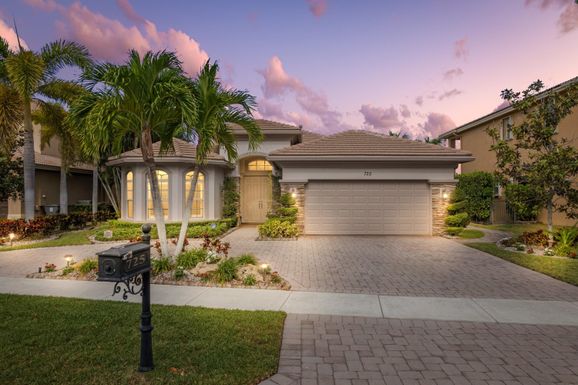 725 Edgebrook, West Palm Beach, FL 33411