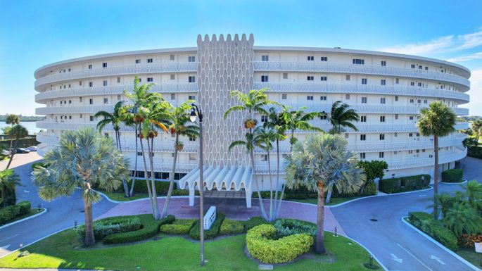 2505 Ocean 4030, Palm Beach, FL 33480