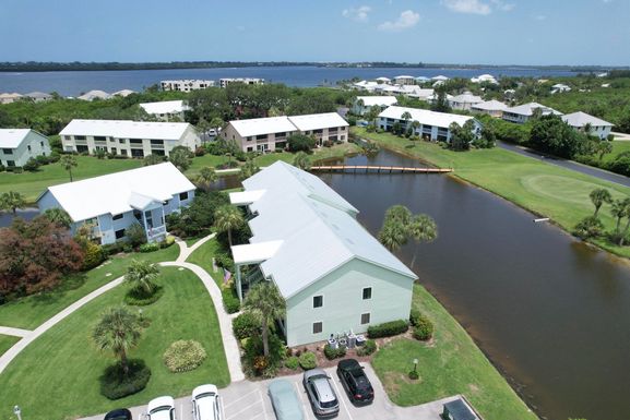 5725 Pelican Pointe, Sebastian, FL 32958