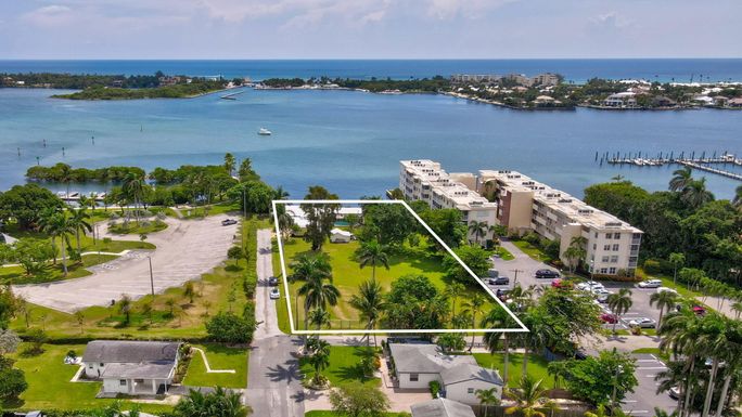 670 Oak, Boynton Beach, FL 33435