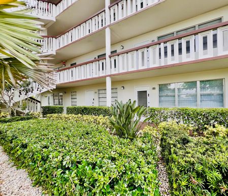 123 Southampton B, West Palm Beach, FL 33417