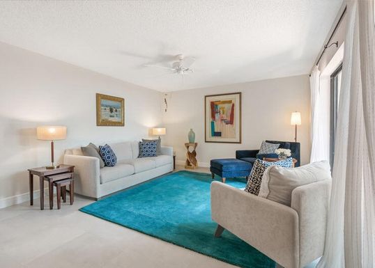 825 Center 32b, Jupiter, FL 33458
