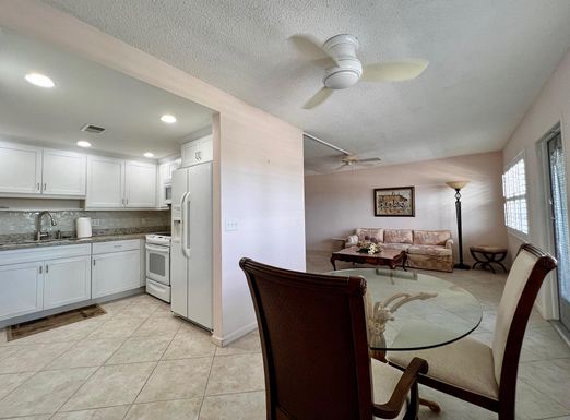 352 Wellington H, West Palm Beach, FL 33417