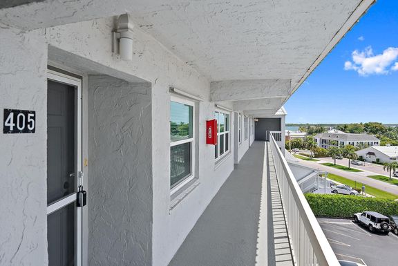 155 Yacht Club, North Palm Beach, FL 33408