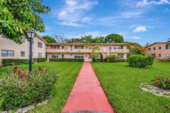 47 Camden B, West Palm Beach, FL 33417