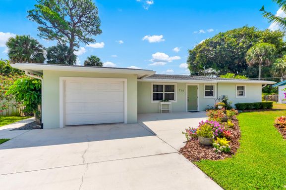 715 Alamanda, Stuart, FL 34996