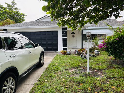 749 Sunset, Lake Worth, FL 33461