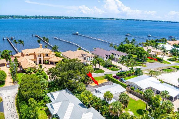 804 Riverside, Stuart, FL 34994