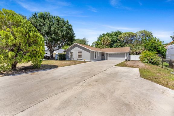 662 Dixie, West Palm Beach, FL 33415