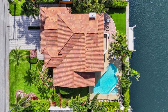 923 Dogwood, Delray Beach, FL 33483