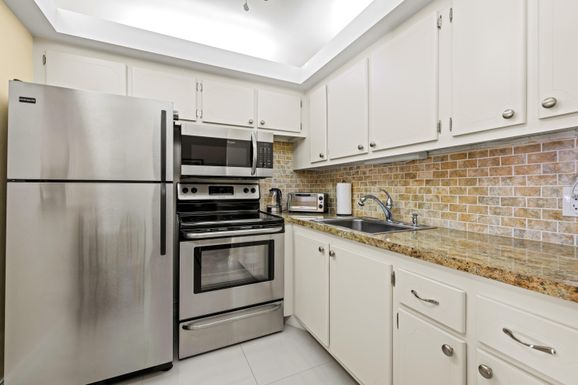 310 Farnham M, Deerfield Beach, FL 33442