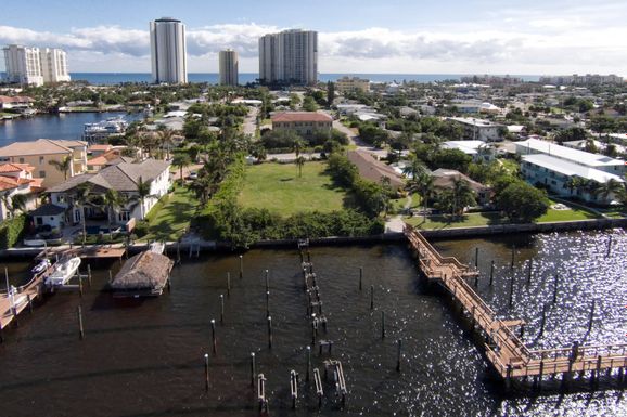 2715 Lake, Riviera Beach, FL 33404