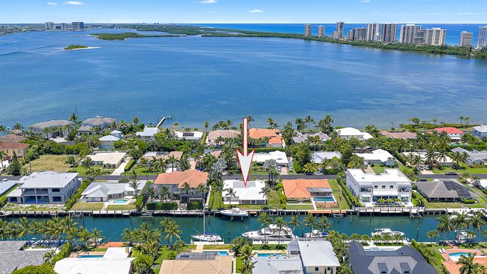 1071 Gulfstream, Singer Island, FL 33404