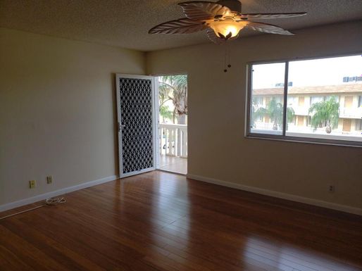 700 Village Green, Palm Springs, FL 33461