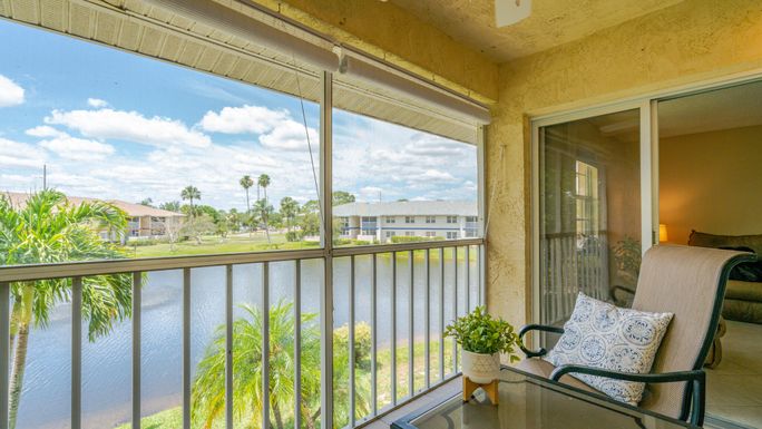 1563 Royal Green, Port Saint Lucie, FL 34952