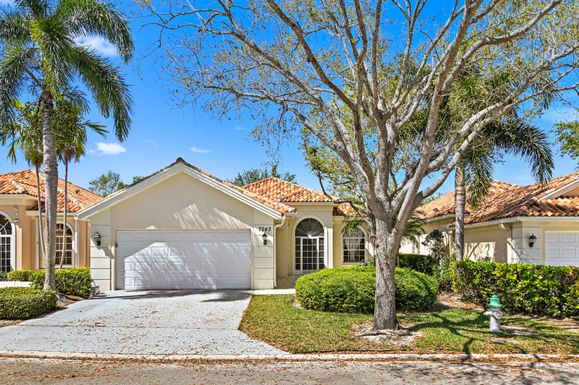 7243 Elkhorn, West Palm Beach, FL 33411