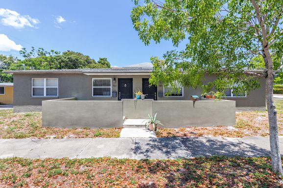 701 New Jersey, West Palm Beach, FL 33401