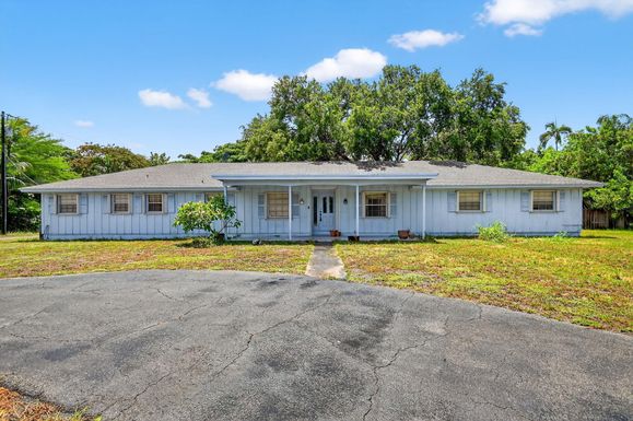 6581 Hillside, Lake Worth, FL 33462