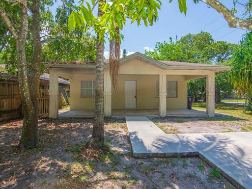 605 Dundas, Fort Pierce, FL 34950