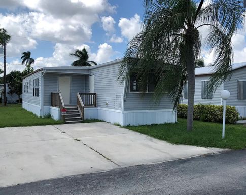 89 Bridgette Blvd, Lake Worth, FL 33463