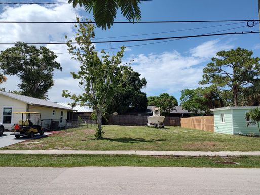 667 Alice, Jensen Beach, FL 34957