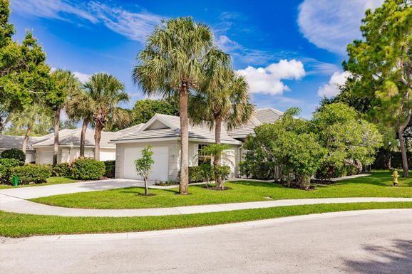 1082 Bedford, Palm Beach Gardens, FL 33403