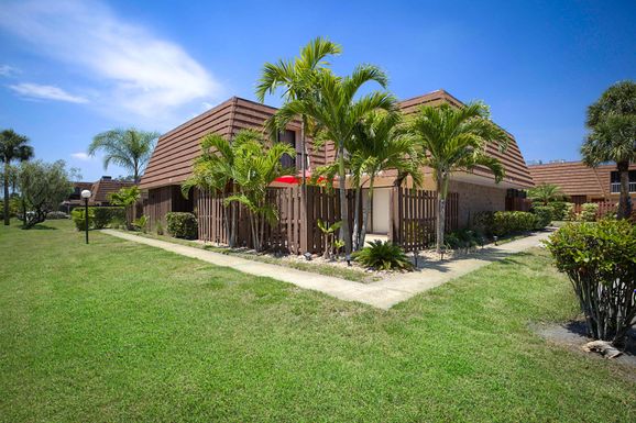 825 Center, Jupiter, FL 33458