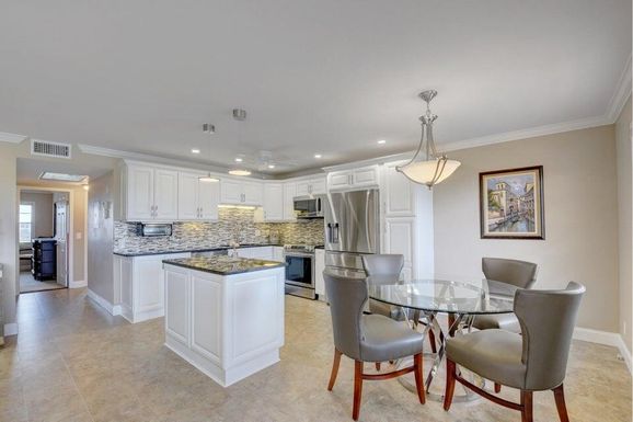 4028 Newcastle B, Boca Raton, FL 33434