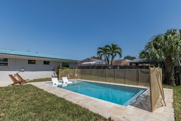 47 Ridgewood, Tequesta, FL 33469