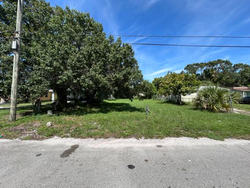 312 18th, Fort Pierce, FL 34950
