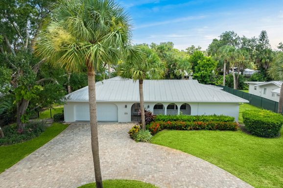 976 25th, Vero Beach, FL 32960
