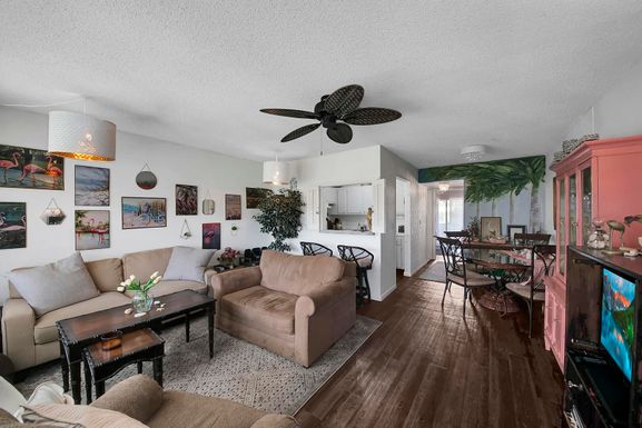 312 Sheffield M, West Palm Beach, FL 33417